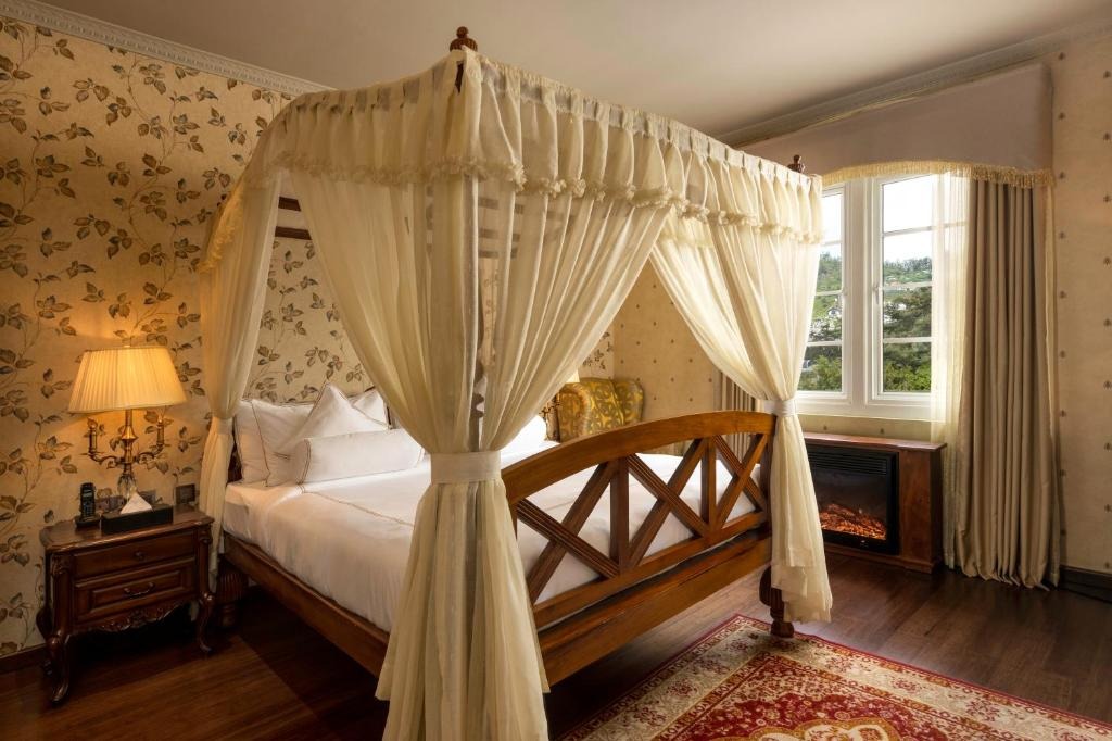 هتل وستبری پالاس